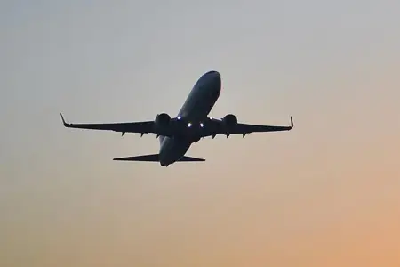 BƏƏ Dubaya uçuşları dayandırdı