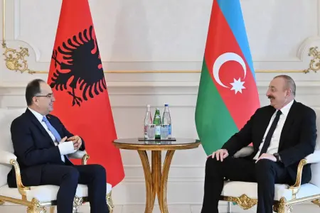 Albaniya Prezidenti İlham Əliyevə zəng etdi