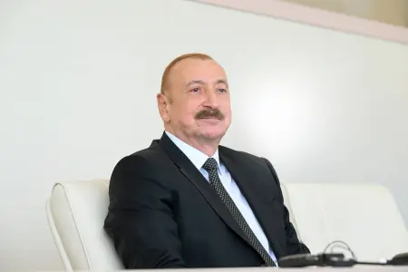 Prezident İlham Əliyevdən qadınlara təbrik – FOTO