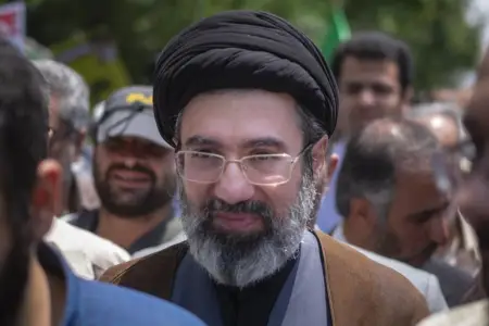 Xameneinin oğlu ölməyib, yaralıdır - KİV