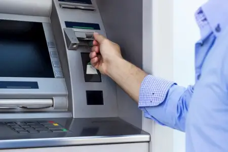 Bu saatlarda qətiyyən ATM-dən pul çıxartmayın!