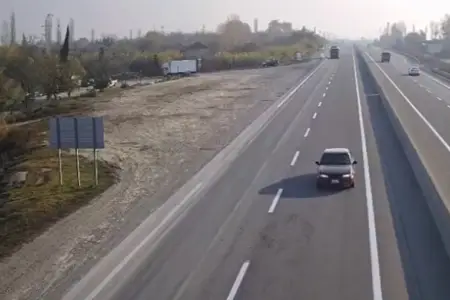 Sol zolaqla hərəkət edən sürücülərin nəzərinə! - VİDEO