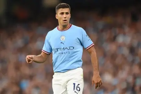 Futbolçu dron uçurdu, qonşuları polisə şikayət etdi - QALMAQAL 