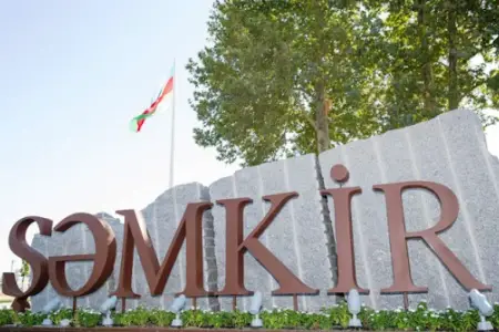 Şəmkirdə avtomobildən kişi meyiti TAPILDI