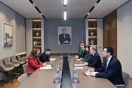 Ceyhun Bayramov Kolumbiyanın yeni səfirini qəbul etdi