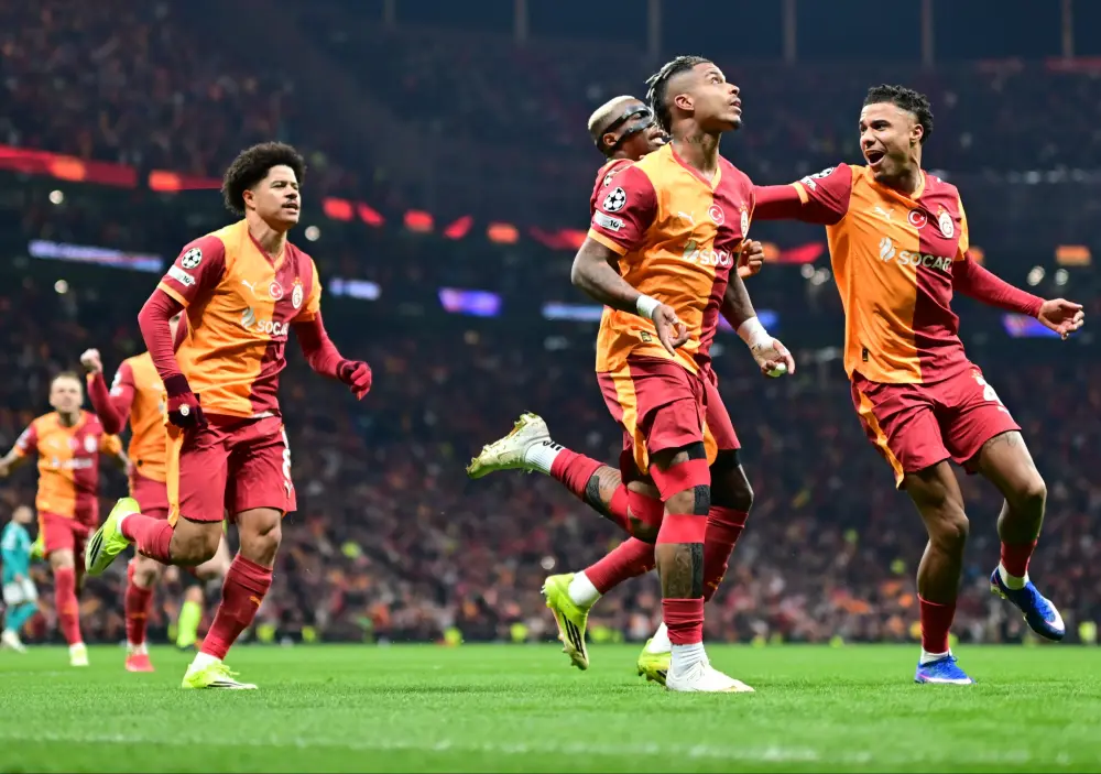 "Qalatasaray" "Liverpul"a qarşı oyunda ilk qola BELƏ SEVİNDİ – FOTOLAR