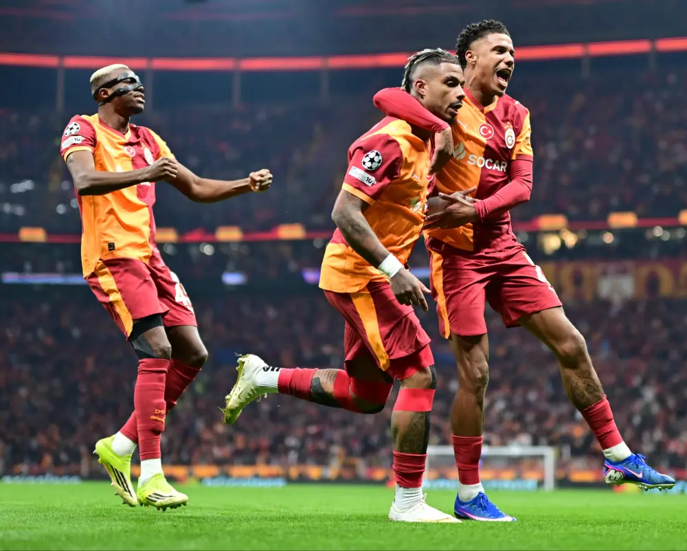 "Qalatasaray" "Liverpul"a qarşı oyunda ilk qola BELƏ SEVİNDİ – FOTOLAR