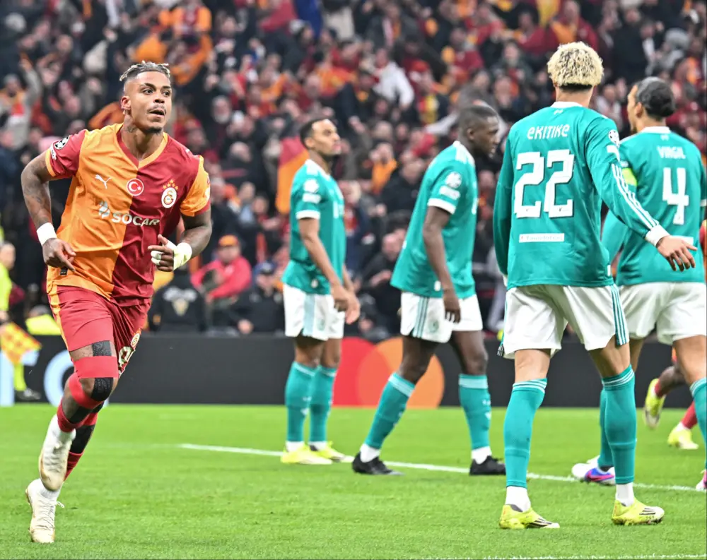 "Qalatasaray" "Liverpul"a qarşı oyunda ilk qola BELƏ SEVİNDİ – FOTOLAR