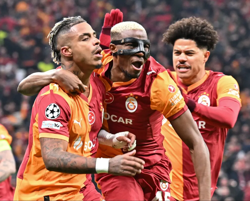 "Qalatasaray" "Liverpul"a qarşı oyunda ilk qola BELƏ SEVİNDİ – FOTOLAR