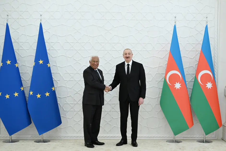 Əliyevin Koşta ilə təkbətək görüşü keçirilir - Fotolar