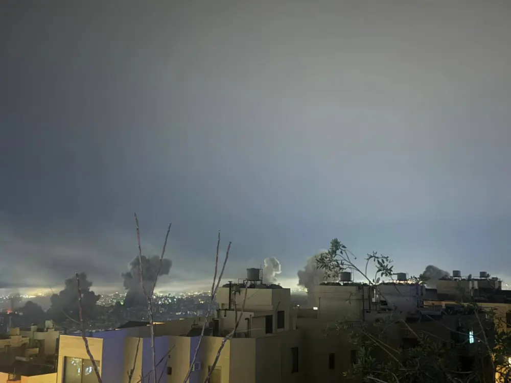 İsrail Beyruta zərbələr endirir – FOTO