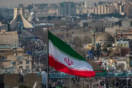 İranın ən qədim bankı bombalandı