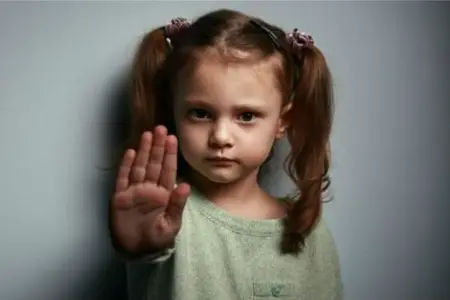 Uşaqda zorakılıq halları barədə məlumat verməyənlər CƏRİMƏLƏNƏCƏKLƏR 