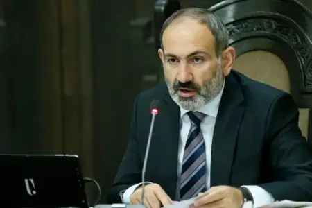 Paşinyan: " Konstitusiyada Müstəqillik Bəyannaməsinə istinad olmamalıdır"