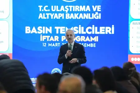 Nazir: Hörmüz boğazında 14 türk gəmisi gözləyir