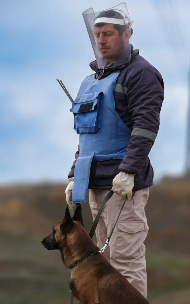Türkiyəli rejissor Qarabağda mina təmizləyənlərdən film çəkir – FOTOLAR