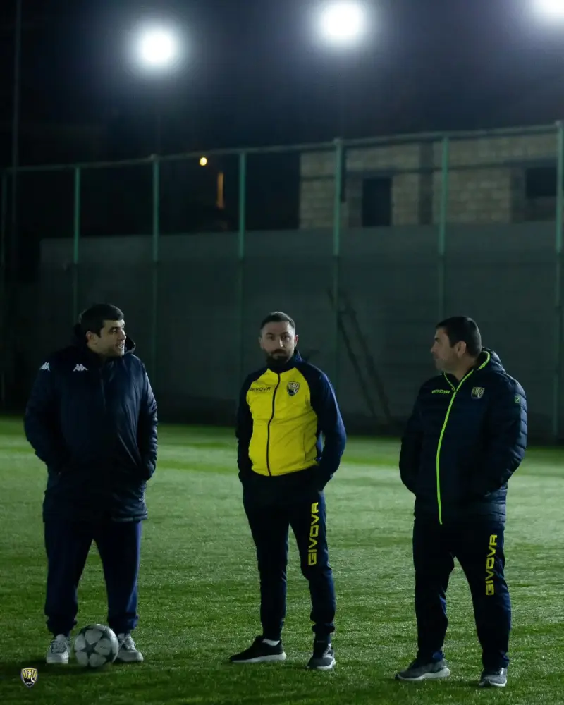 İşıqlı meydanda ilk addımı U-15 komandası atdı