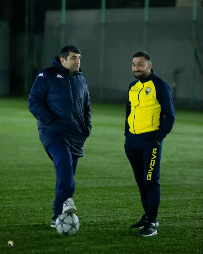 İşıqlı meydanda ilk addımı U-15 komandası atdı