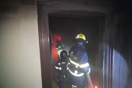 Bakıda binada yanğın, 8 nəfər təxliyə olundu - VİDEO