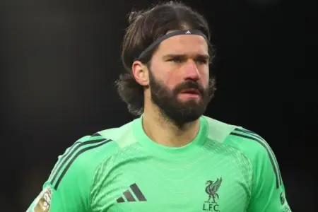 "Liverpul" Alissonla müqaviləni uzatdı