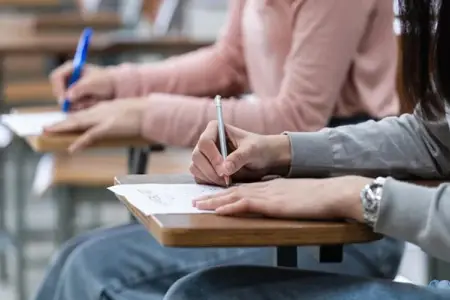 4 nəfər buraxılış imtahanından xaric edildi - Telefon aşkarlanıb