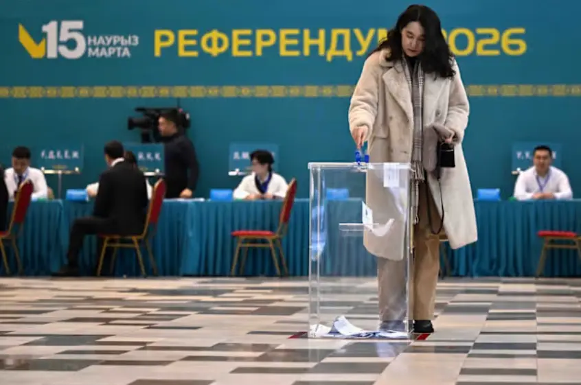 Bu gün Qazaxıstanda referendum idi - Fotolar