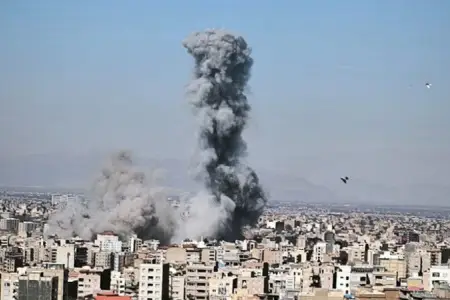 Müharibənin 17-ci günü: İsrail Tehrana genişmiqyaslı zərbələr endirdi