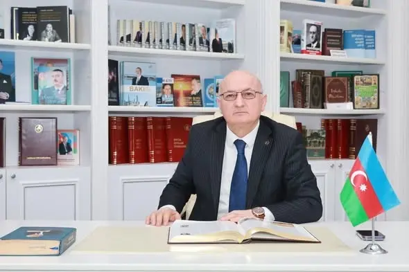 Reklamlarda dil eroziyası və kimlik problemi