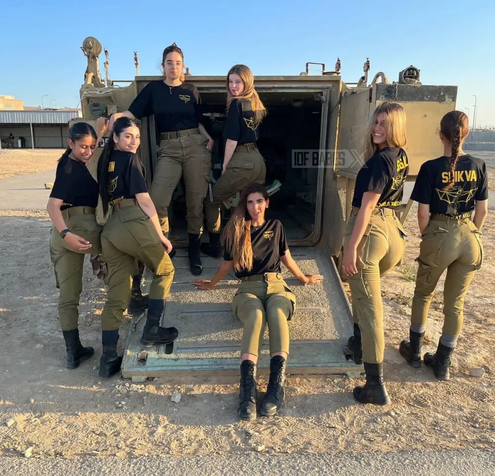 İsrailin qadın əsgərlərinin paylaşımları gündəm oldu - Foto 