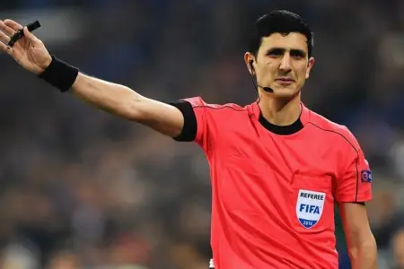 Əliyar Ağayev İngiltərə klubunun matçına təyinat aldı