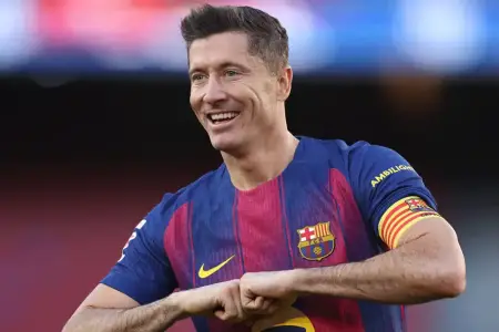 Levandovski “Barselona”da qalmaq üçün maaşını azaltmağa hazırdır