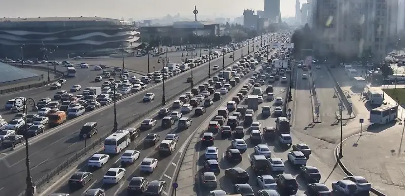 Hazırda yollar - 22 istiqamət üzrə tıxac var 