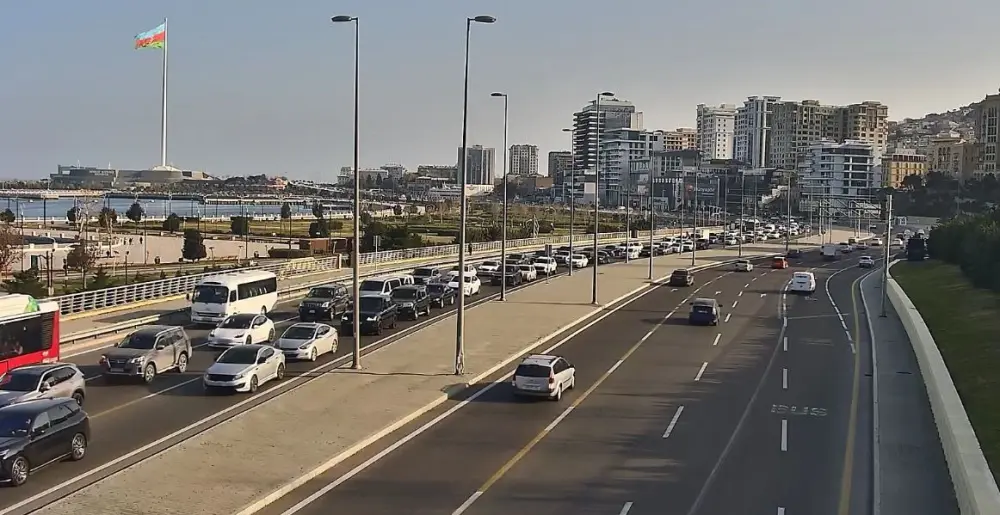 Hazırda yollar - 22 istiqamət üzrə tıxac var 