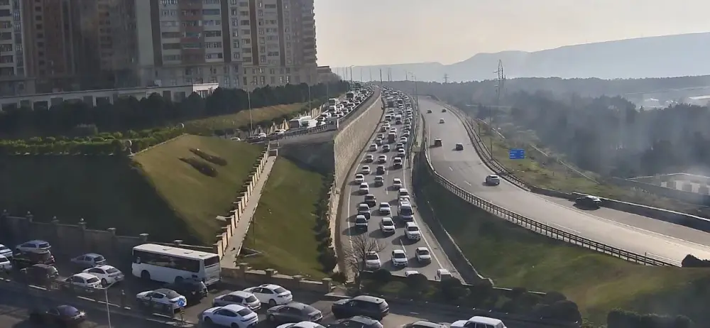 Hazırda yollar - 22 istiqamət üzrə tıxac var 