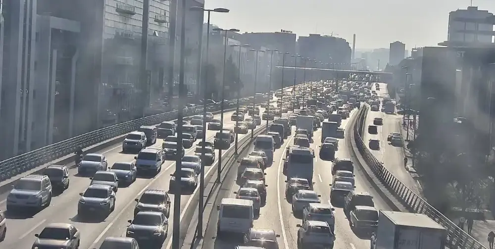 Hazırda yollar - 22 istiqamət üzrə tıxac var 