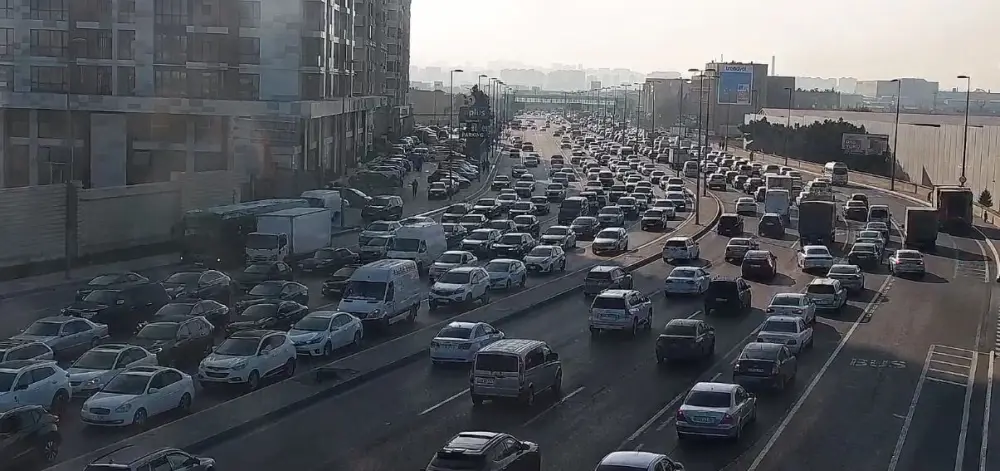 Hazırda yollar - 22 istiqamət üzrə tıxac var 
