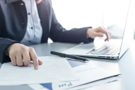 Bu rəhbər işçilərə yeni maaşlar müəyyən edildi