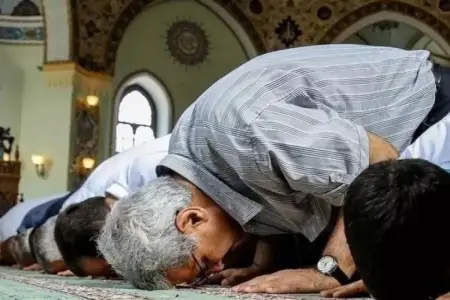 Təzəpir məscidində bayram namazı qılındı