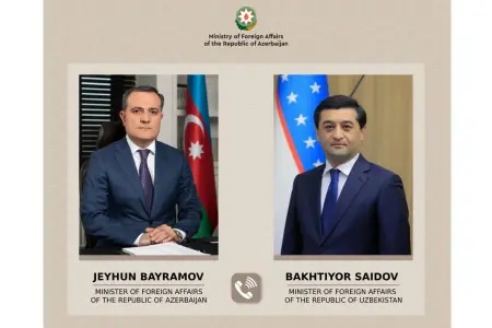 Ceyhun Bayramov özbəkistanlı həmkarı ilə danışdı