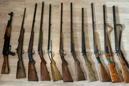 Qanunsuz saxlanılan 5 avtomat, 9 tüfəng aşkarlandı