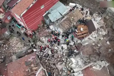 İstanbulda bina çökdü - Yenilənib - Video
