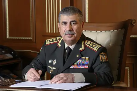 Azərbaycanın müdafiə naziri Türkiyə və Qətərə başsağlığı verdi