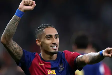 Rafinya "Barselona"da qalmaq qərarı verdi