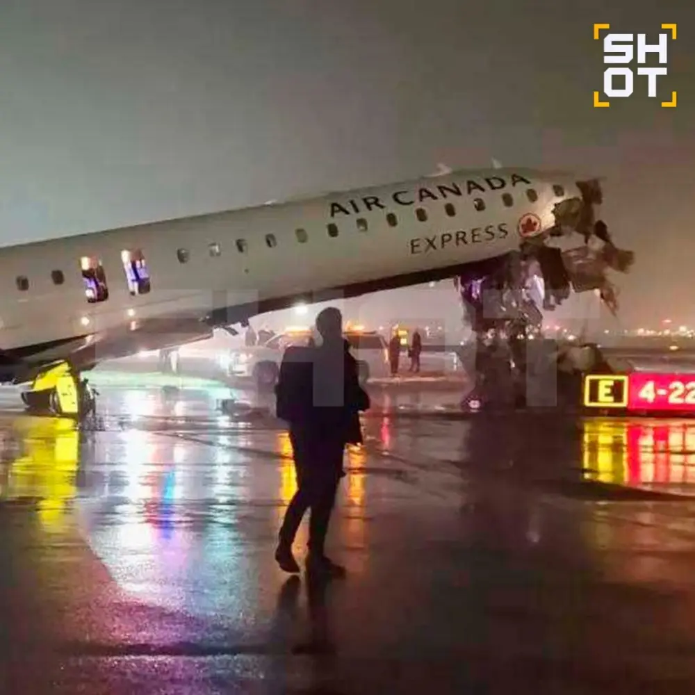 Təyyarə yanğınsöndürən maşınla toqquşdu - Xəsarət alanlar var - Video - YENİLƏNDİ