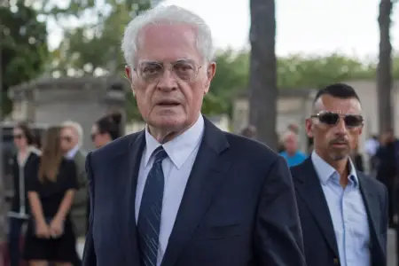 Fransanın sabiq baş naziri öldü