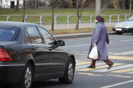 71 yaşlı qadını maşın vurub öldürdü