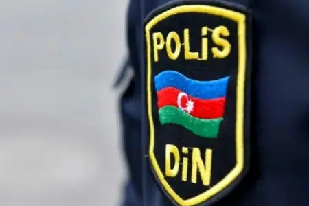 Polis Buzovnada qaya daşlarını zədələyən şəxsi saxladı