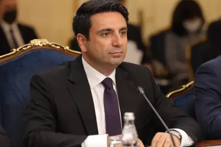 Simonyan jusnalisti susdurdu: "Qarabağ Azərbaycana məxsusdur"