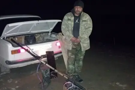 Kür çayında "tok" aparatı ilə balıq ovlayan 3 nəfər saxlanıldı - Foto