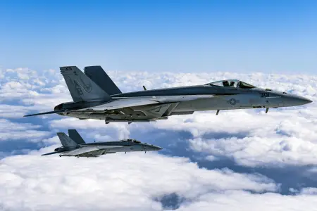 İran F-18 qırıcısını vurduğunu açıqladı, ABŞ təkzib etdi